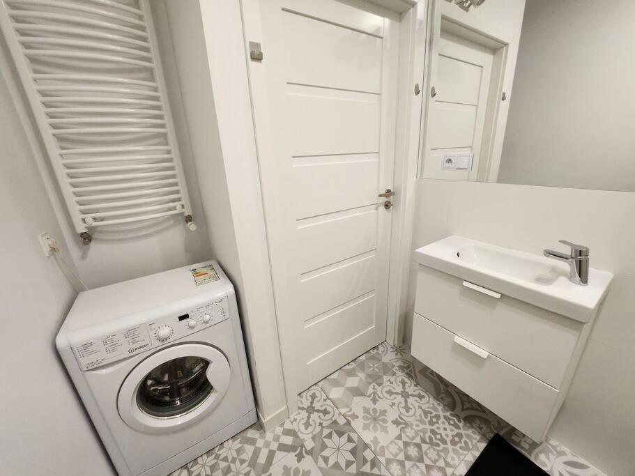 Apartstars - Powstancow #32 With Terrace Rzeszow Luaran gambar